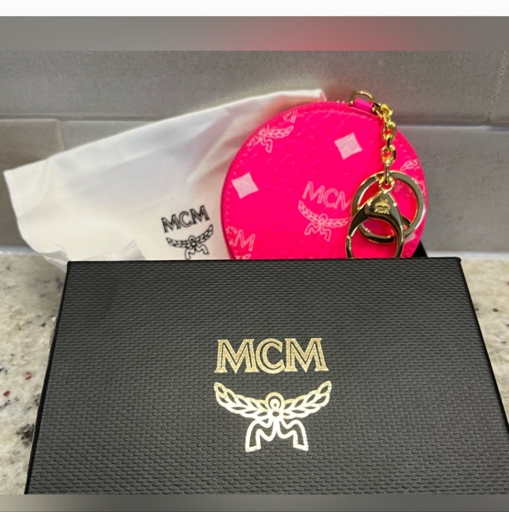 Breast Cancer Awareness PINK BAG GAME! Tuesday October 7th @11 Am Eastern - Picture 2 of 3